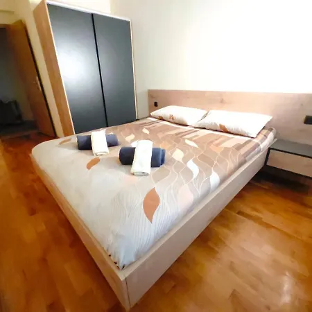 Apartment Lelana *
